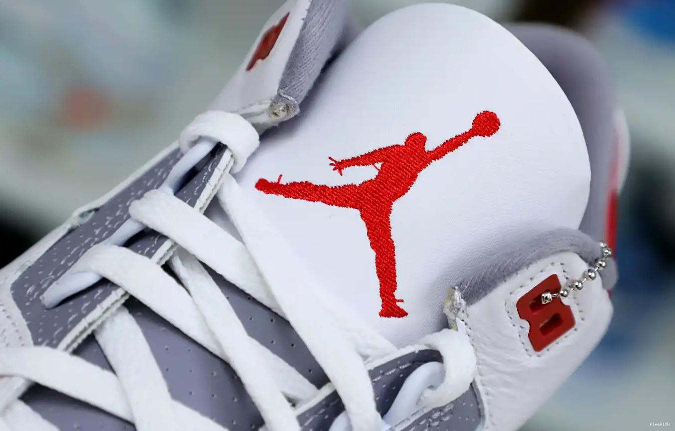 JORDAN AIR 3RETRO